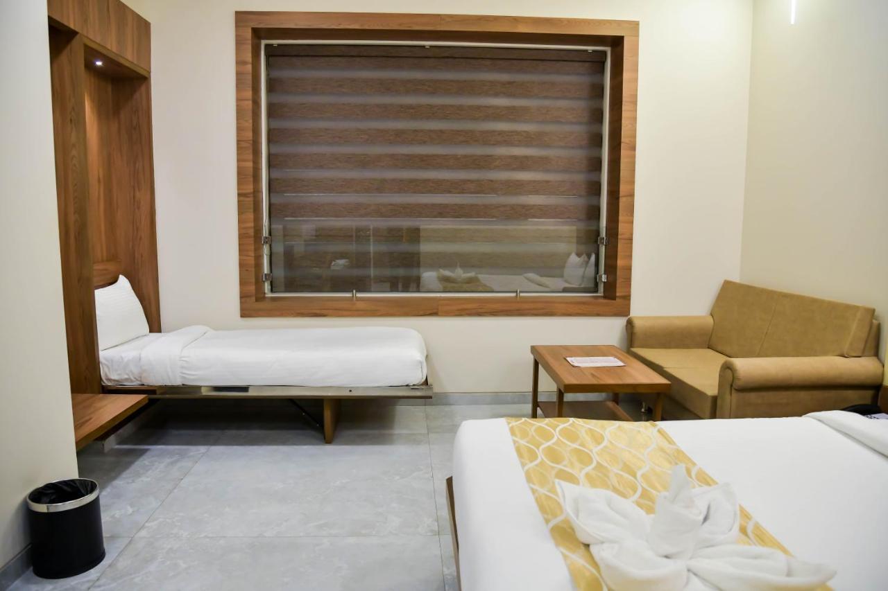 Shree Ganga Smb Hotels Ujjain Zewnętrze zdjęcie