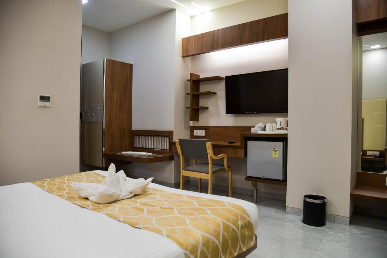 Shree Ganga Smb Hotels Ujjain Zewnętrze zdjęcie