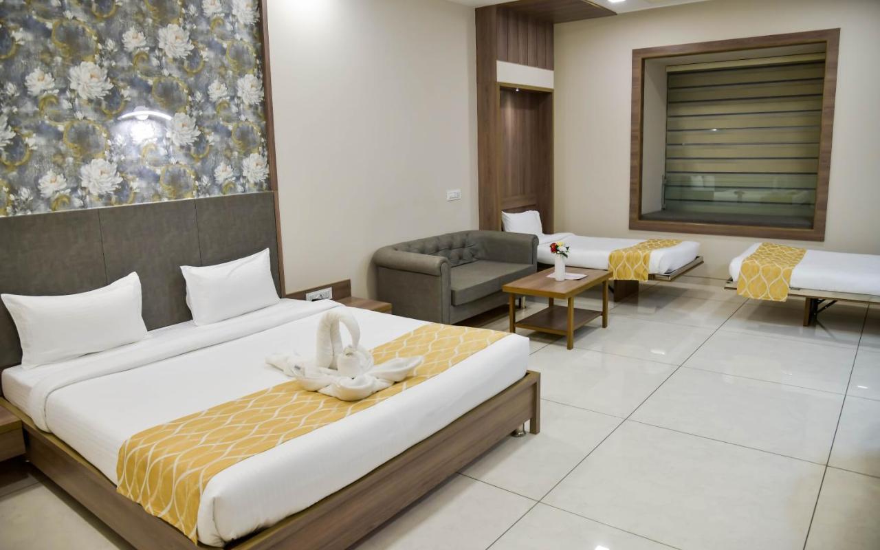 Shree Ganga Smb Hotels Ujjain Zewnętrze zdjęcie