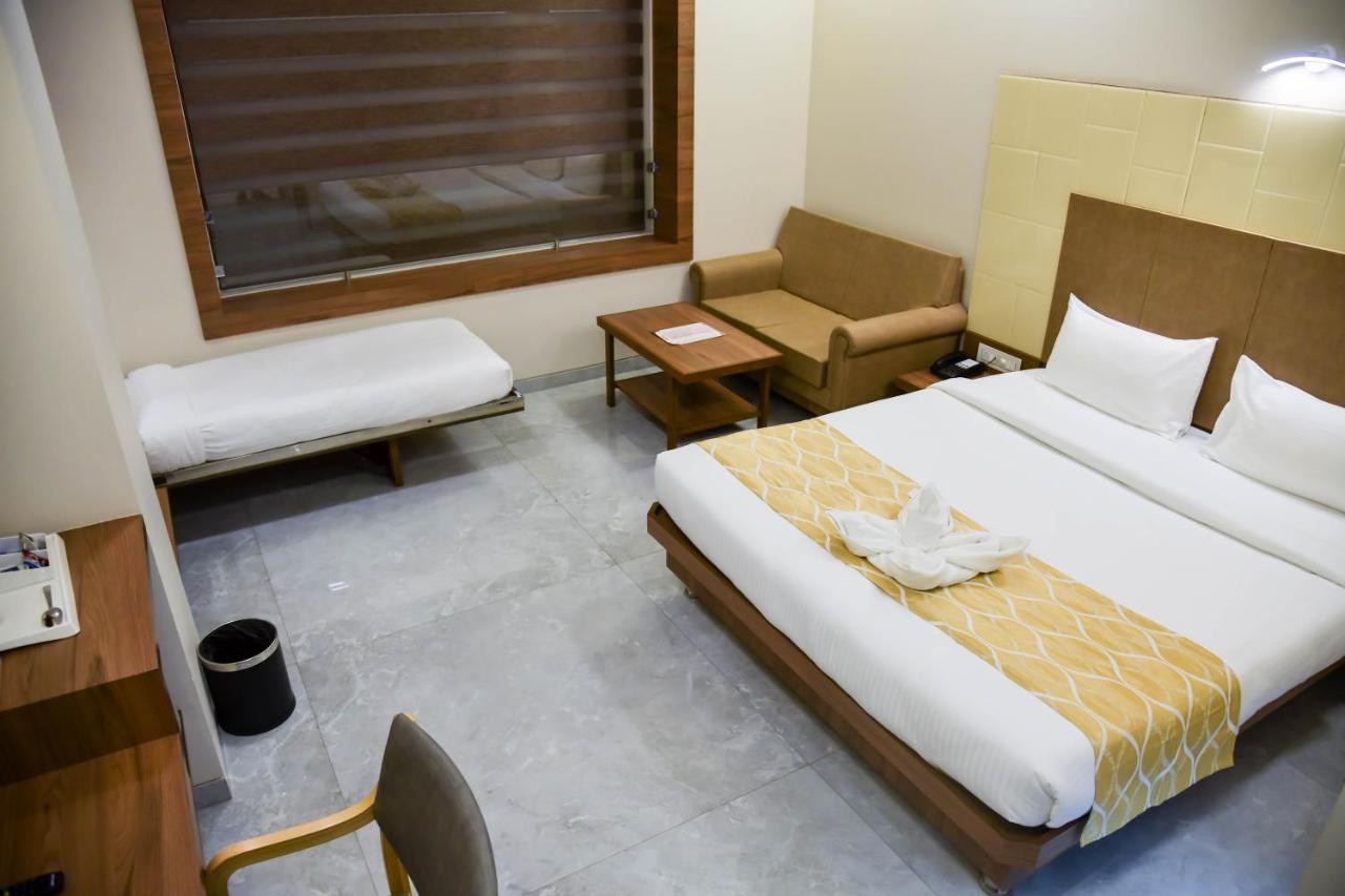 Shree Ganga Smb Hotels Ujjain Zewnętrze zdjęcie