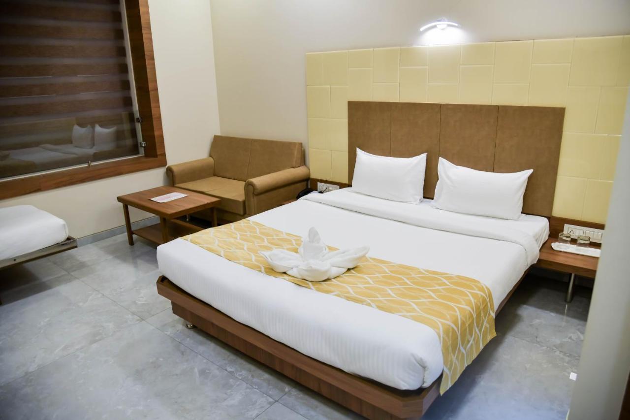 Shree Ganga Smb Hotels Ujjain Zewnętrze zdjęcie